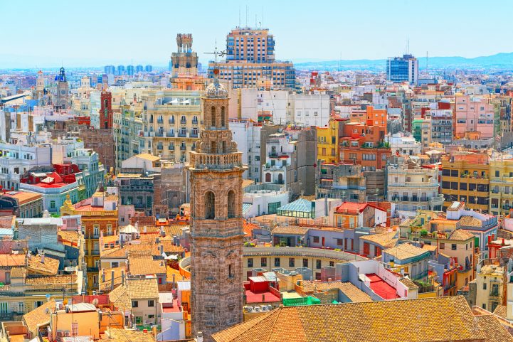 istock/ يعتبر برنامج التأشيرة إلى إسبانيا الأكثر تكلفة في أوروبا، إذ يتطلب شراء عقار بقيمة لا تقل عن 500 ألف يورو