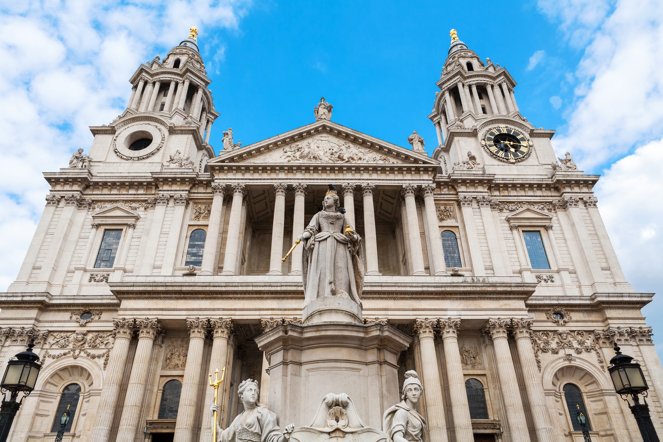 القصة المذهلة لشارلوت، أول ملكة لإنجلترا من أصول إفريقية