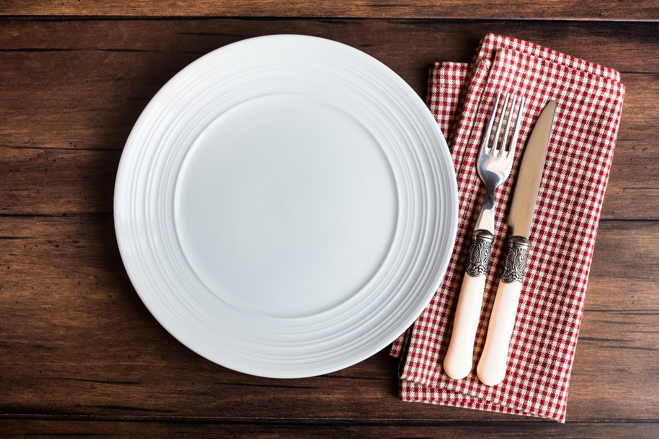 ضبط ضغط الدم والكوليسترول وتعزيز وظيفة الدماغ.. فوائد الصيام وفقاً للأبحاث العلمية