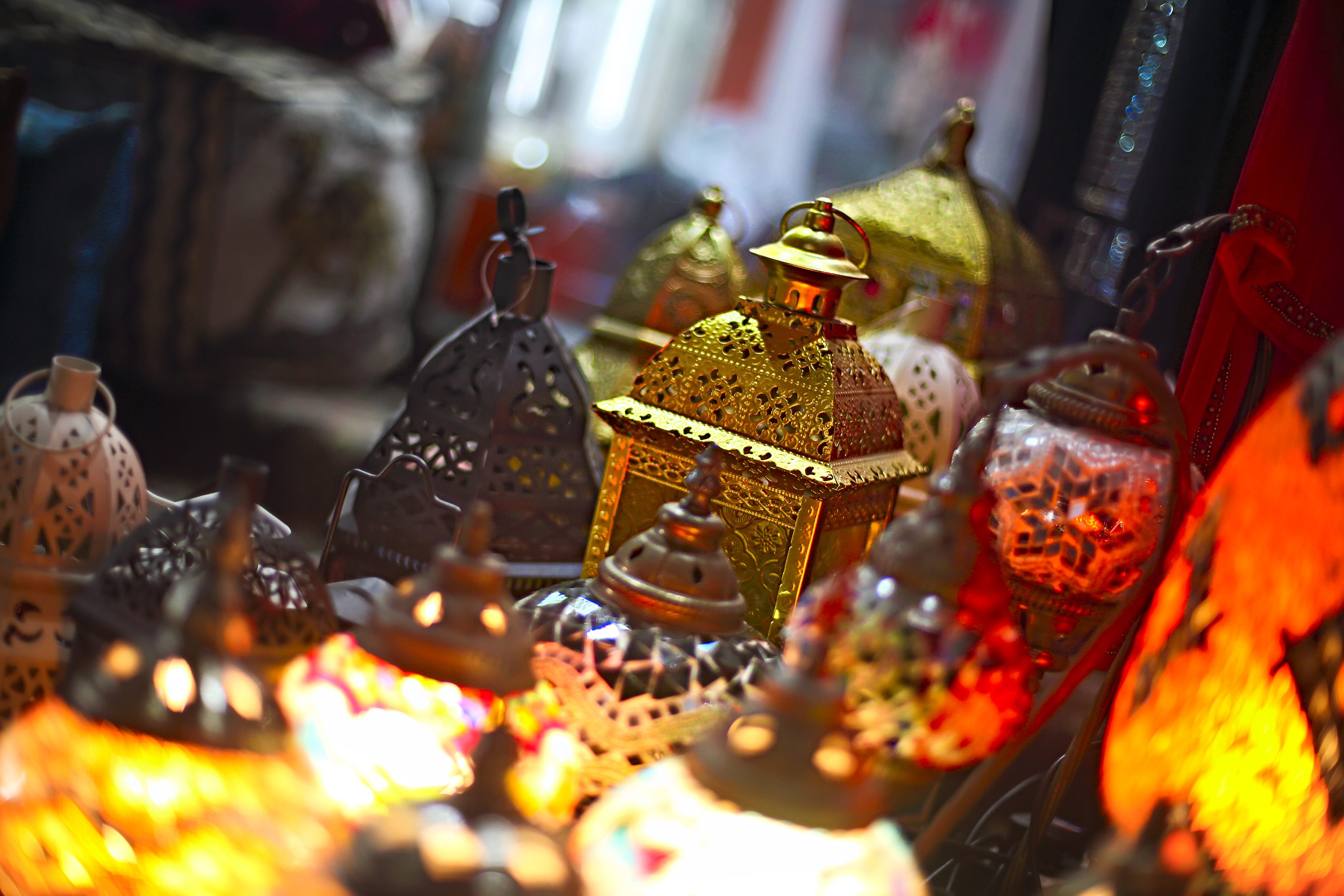 ما بين المدفع والفانوس والمسحراتي.. هكذا بدأت العادات الرمضانية الشهيرة