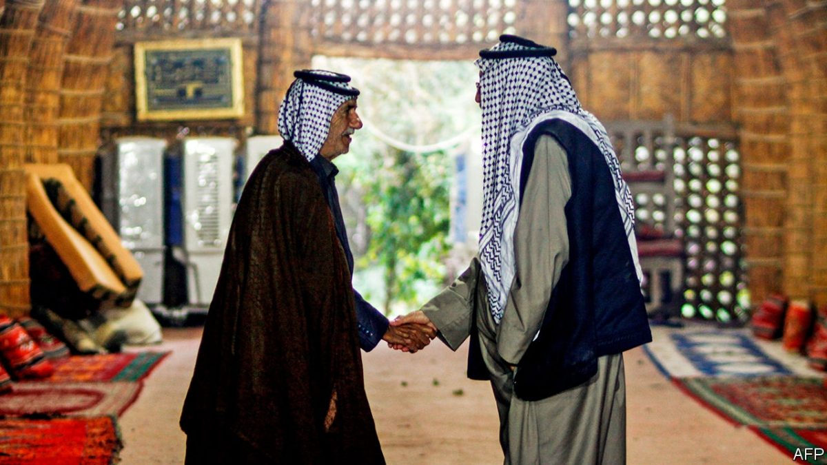 دكة شيوخ العشائر في العراق.. لماذا حظرتها الحكومة بينما يزداد الطلب عليها؟