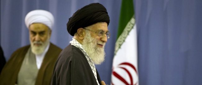 الإمبراطورية الاقتصادية الخفية لخامنئي.. ماذا تعرف عن «مقر تنفيذ أوامر الإمام» الذي يديره المرشد بسرية كاملة؟