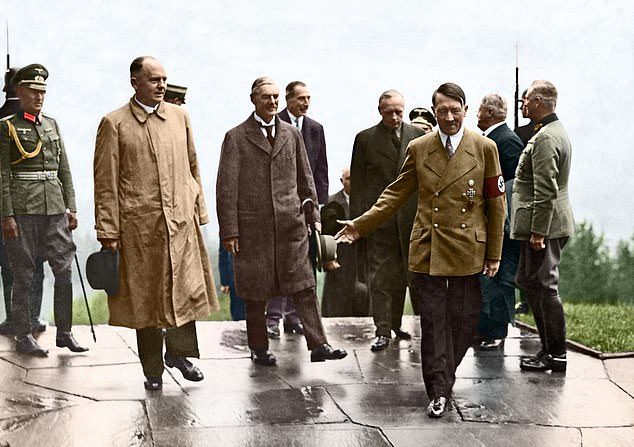 سُرِق المفرَش من البيت في شهر مايو/أيار 1945 وحصل عليه جامع تحفٍ بريطانيٌّ/دايلي ميل