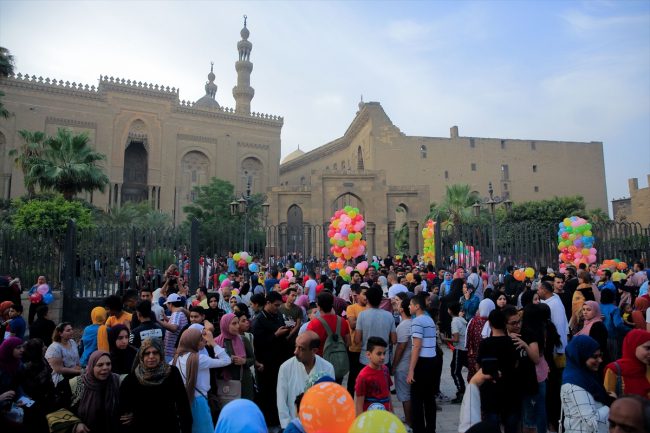 “العيد فرحة”.. كيف يجبر الله قلوبنا إلى هذا الحد؟