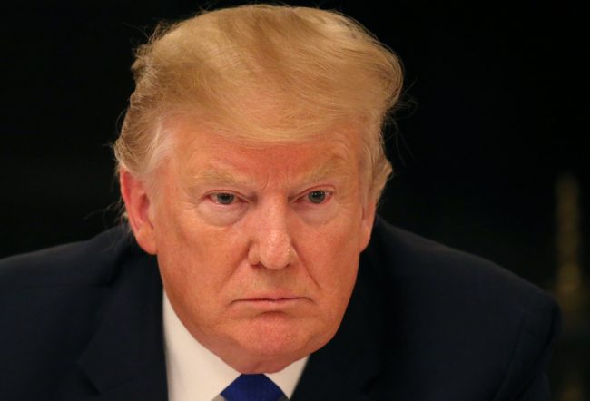 ترامب يكشف كواليس ما قبل التراجع عن ضرب إيران، وعبدالله مرسي يتهم «شركاء» مع السيسي بقتل والده، وتهديدات بالقتل لساسة ألمان