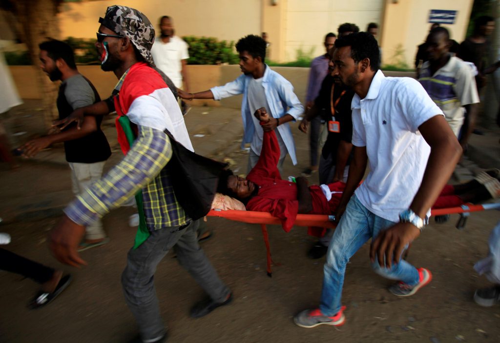 جريح أثناء الاحتجاجات / أرشيف