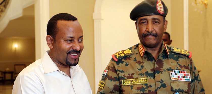 المعارضة السودانية تتمسك بإسقاط «العسكري» في لقائها برئيس وزراء إثيوبيا