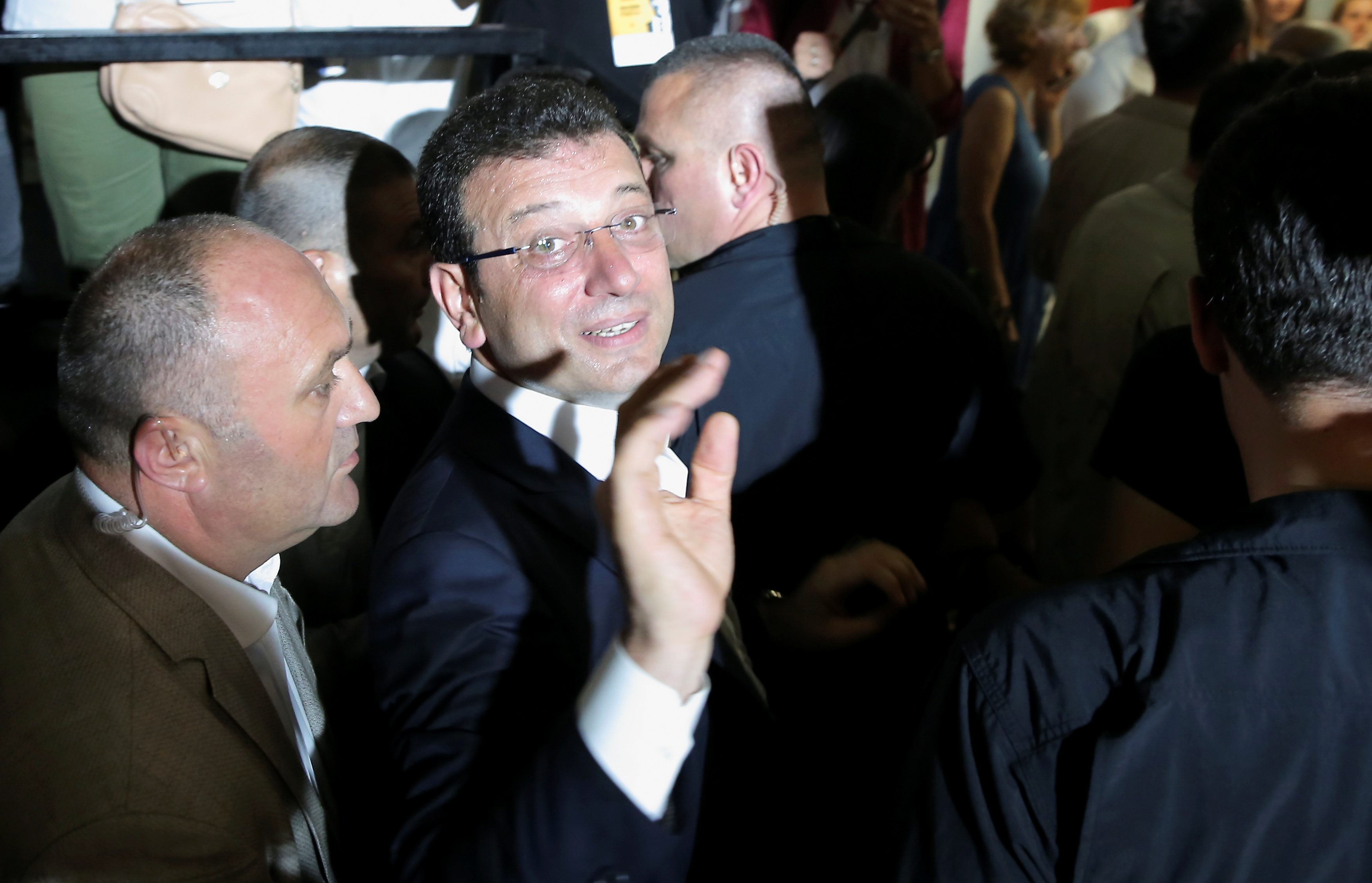 ترامب يرفض مزيداً من التحقيقات بخصوص خاشقجي، أردوغان يهنئ أكرم أوغلو بفوزه ومؤسسة «التحرير» تبلغ الصحفيين قرارها بالإغلاق