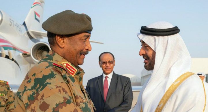 رئيس المجلس العسكري في السودان خلال لقائه ولي العهد الإماراتي الشهر الماضي/ وام