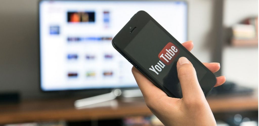 قد تؤدي السياسات الجديدة أيضاً إلى إحباط المؤيدين لحرية التعبير، الذين يقولون إن خطاب الكراهية يجب ألا يخضع للرقابة