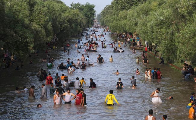 حتى السكة الحديدية ذابت.. أسوأ موجات الحر التي ضربت العالم خلال 10 سنوات ودولتان عربيتان ضمن الأعلى