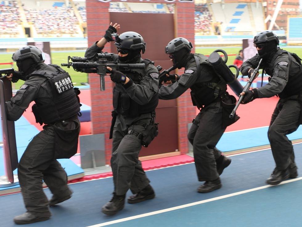 عناصر من الشرطة في تايوان / مواقع التواصل