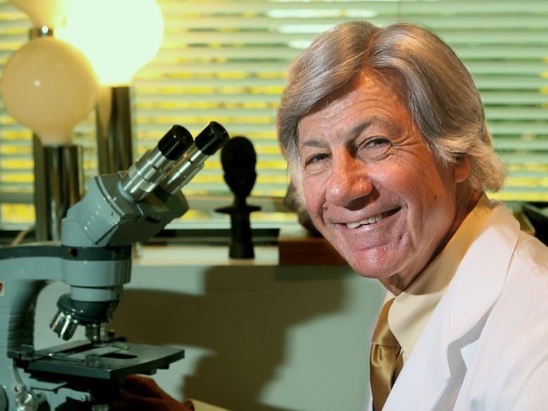 طبيب كندي كندا