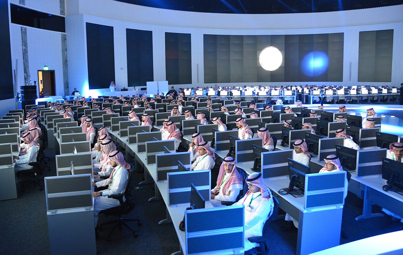 بعد إغلاق تويتر حساباتهم الوهمية.. آلاف السعوديين يهاجرون إلى منصة تواصل مؤيدة لترامب