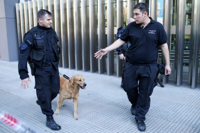 ضُبط وهو يخبئ أموالاً داخل 160 حقيبة.. السجن 6 أعوام لوزير أرجنتيني بتهمة «الكسب غير المشروع»