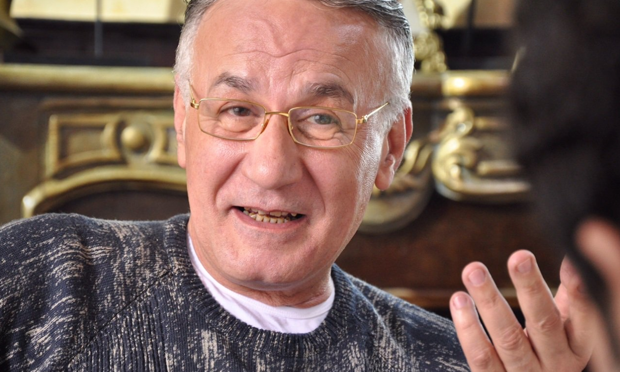 الوضع الصحي لعزت أبوعوف