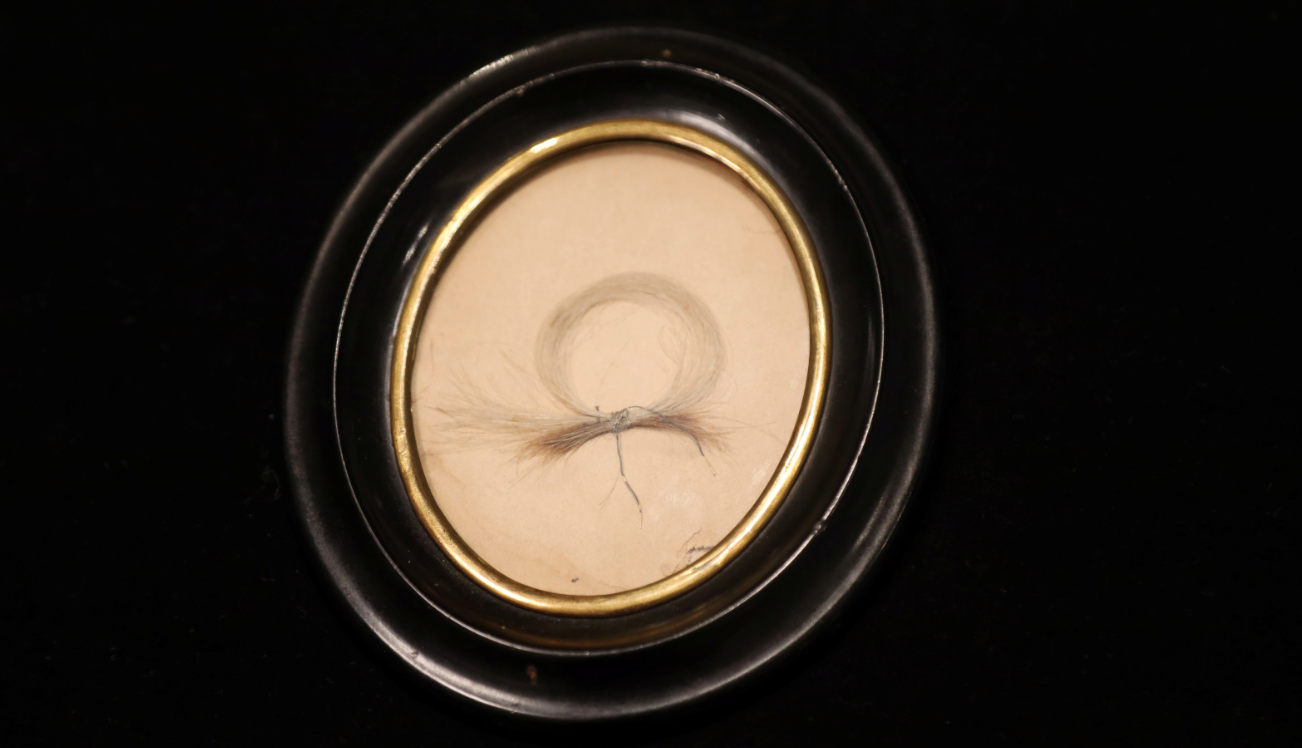 دار سوذبي بيتهوفن مزاد علني خصلة شعر بيتهوفن