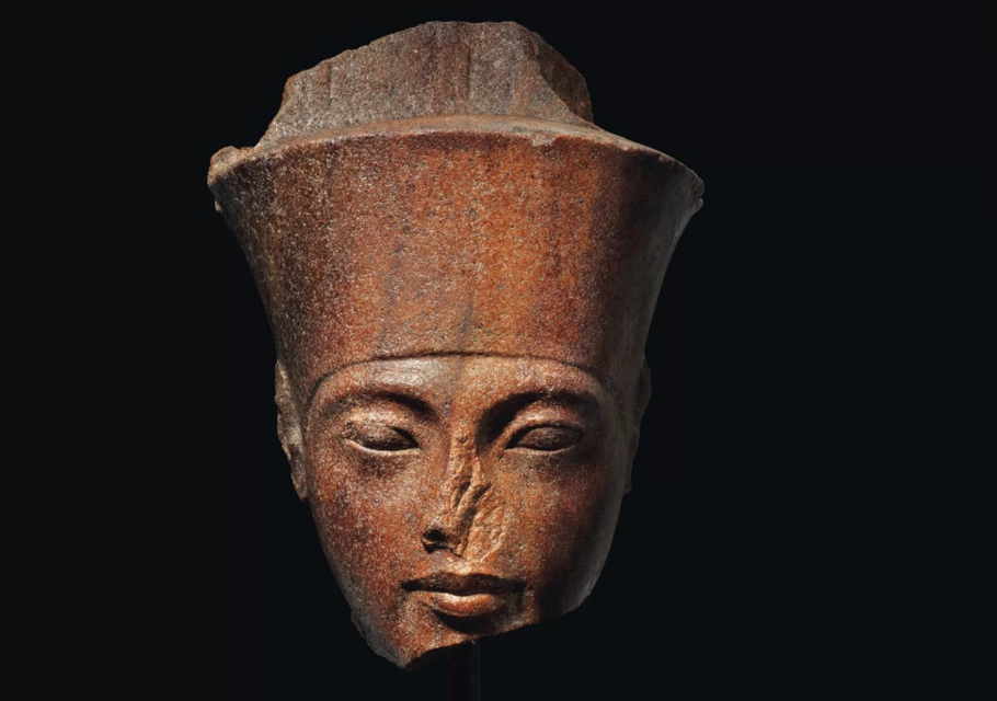 مصر تهدد بريطانيا بسببه.. جدل حول ملكية تمثال توت عنخ آمون وموقع أمريكي يكشف مفاجأة حول أصوله