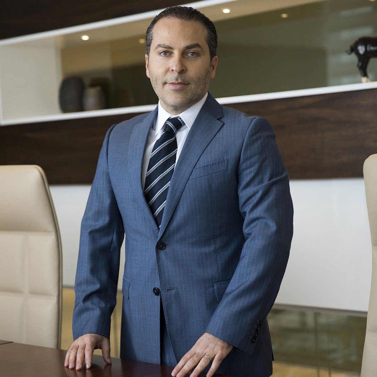 أمريكا تفرض عقوبات على مؤسس الاستثمارات الفاخرة لنظام الأسد: كوّن هو وعائلته ثروة من أراضٍ سرقوها من سوريين بسطاء