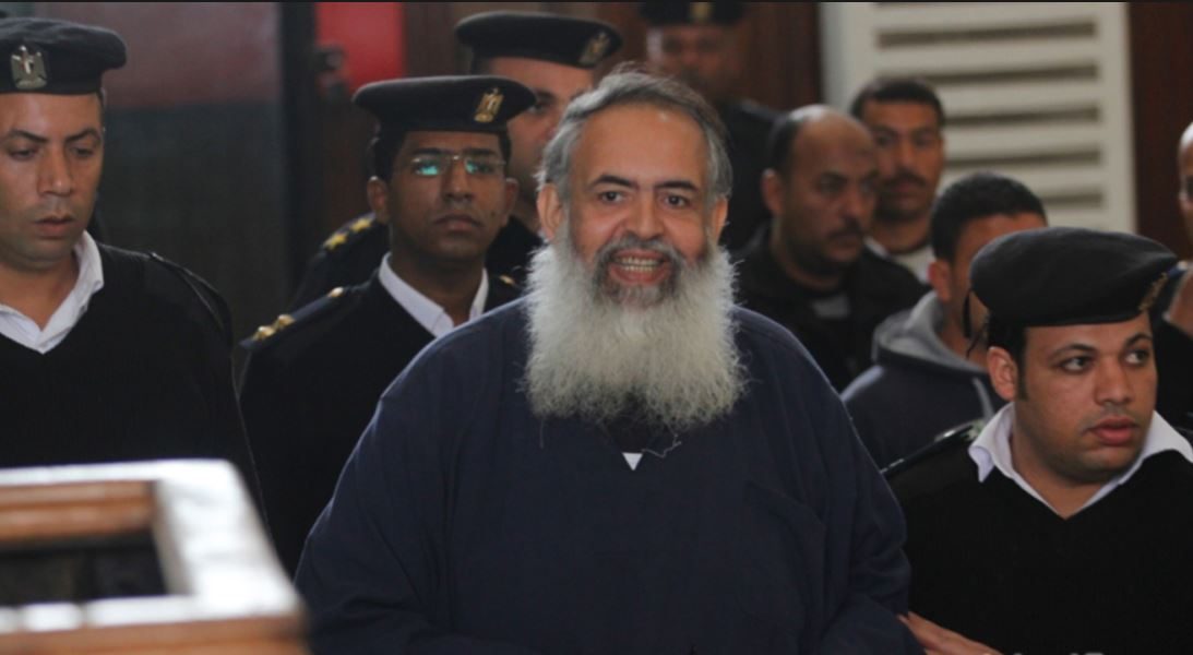 أنباء عن دخول حازم صلاح أبو إسماعيل في غيبوبة بعد الاعتداء عليه