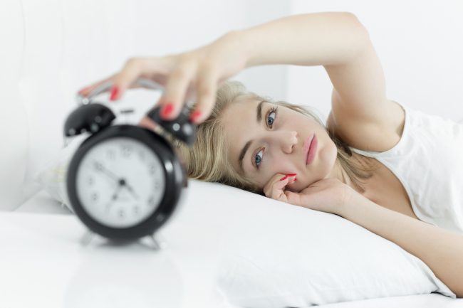 قائمة أضرار السهر تزداد طولاً.. دراسة حديثة تربط بين عادات النوم وسرطان الثدي