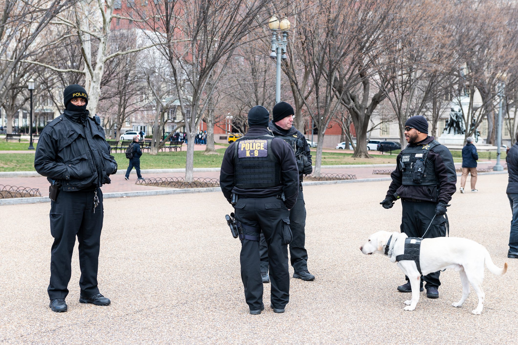 4 سجناء في مركزٍ للأحداث اختلقوا شجاراً للهرب من السجن.. سرقوا مفاتيح سيارة أحد الموظفين وهاتفه ولاذوا بالفرار