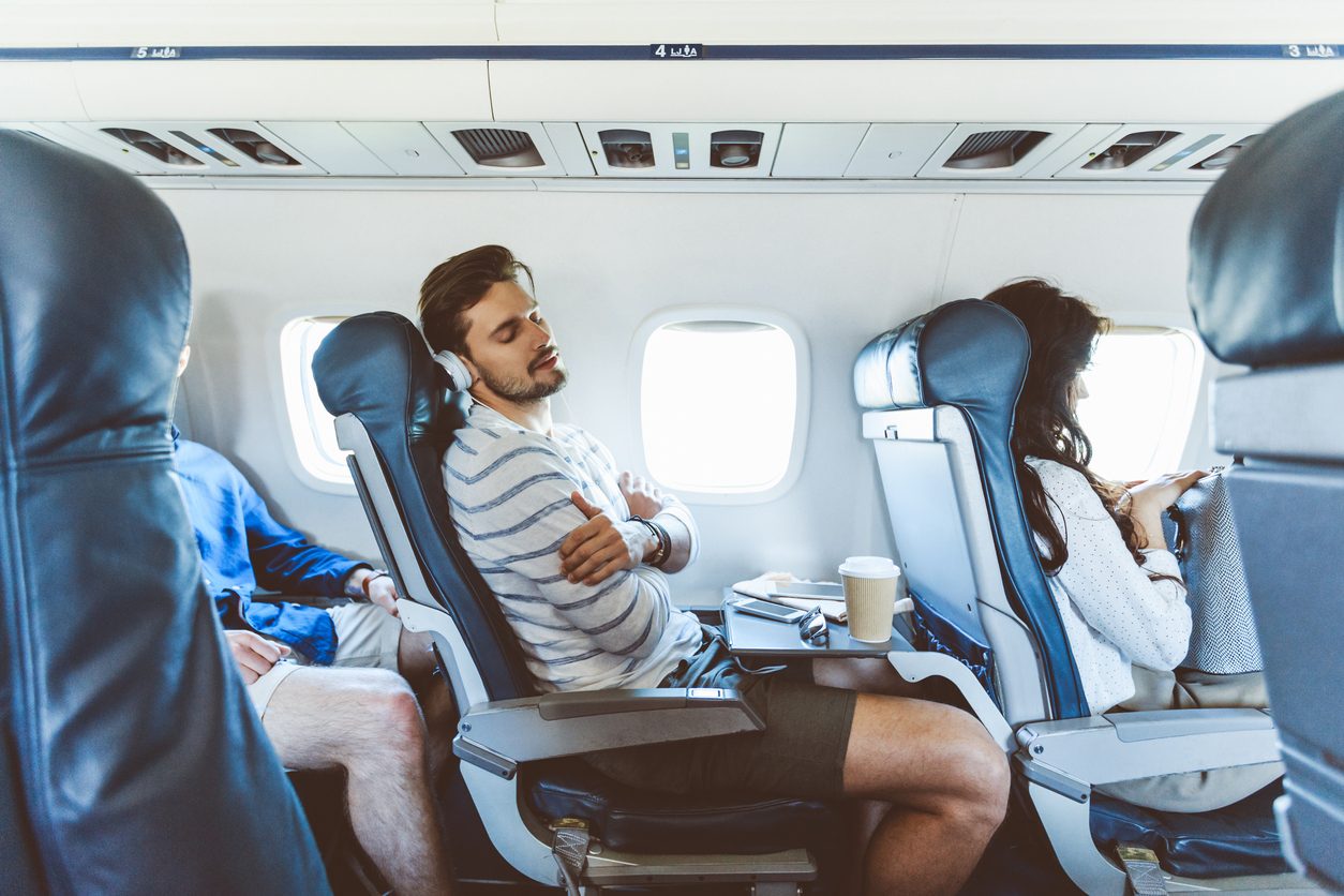 الاضطرابات الجوية لا تشكل خطورة على حياتك.. وهذا أفضل مقعد في الطائرة لتجنُّبها