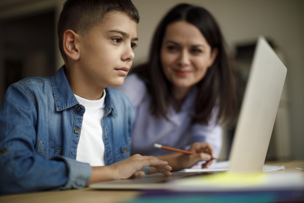 أخطاء تربية الأبناء