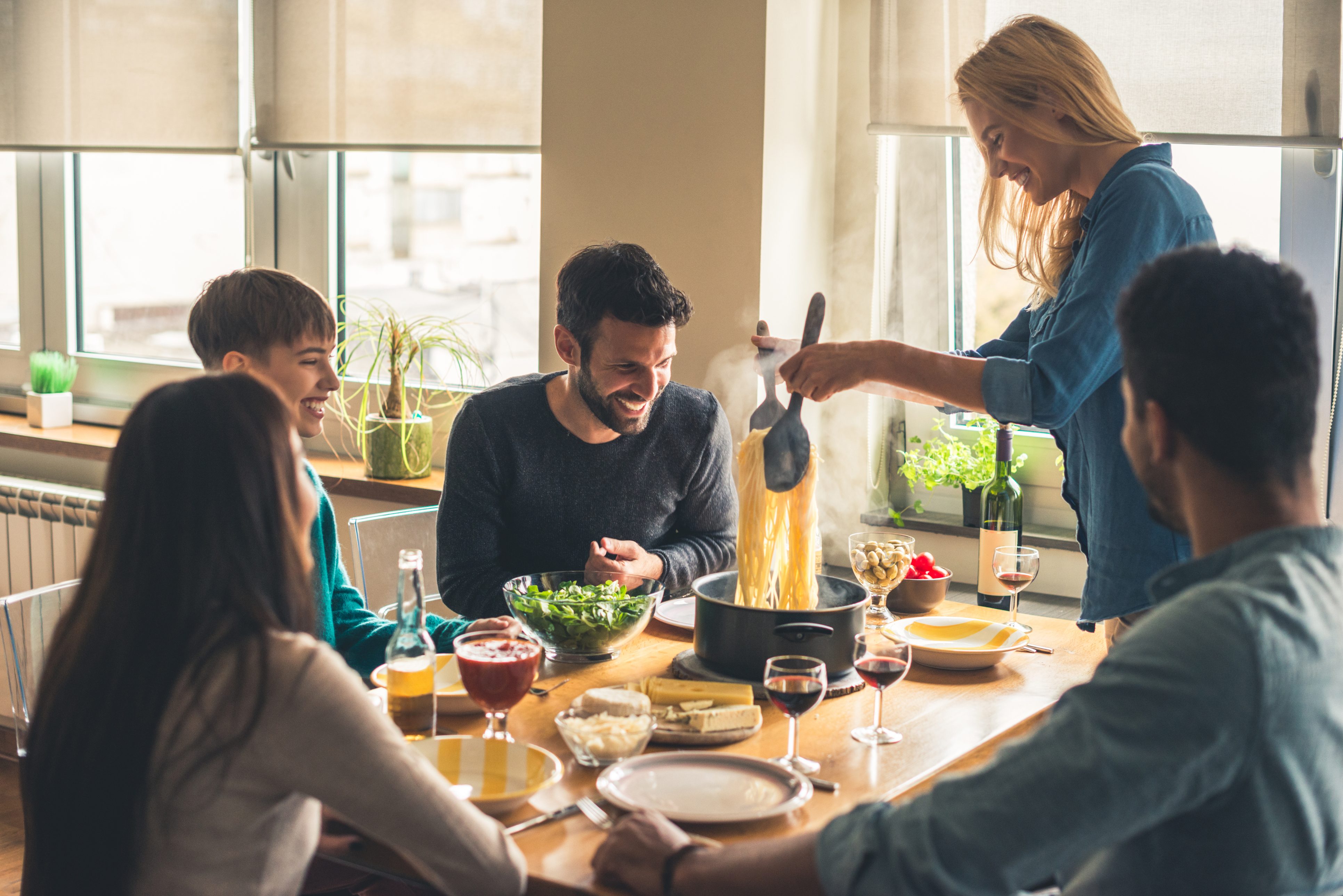 هذه البودرة الغذائية يمكن أن تكون "مكوناً مثل أي مكون غذائي"، أو من الممكن "تحويلها إلى ألياف تشبه اللحوم أو الخبز/الصورة ارشيفية