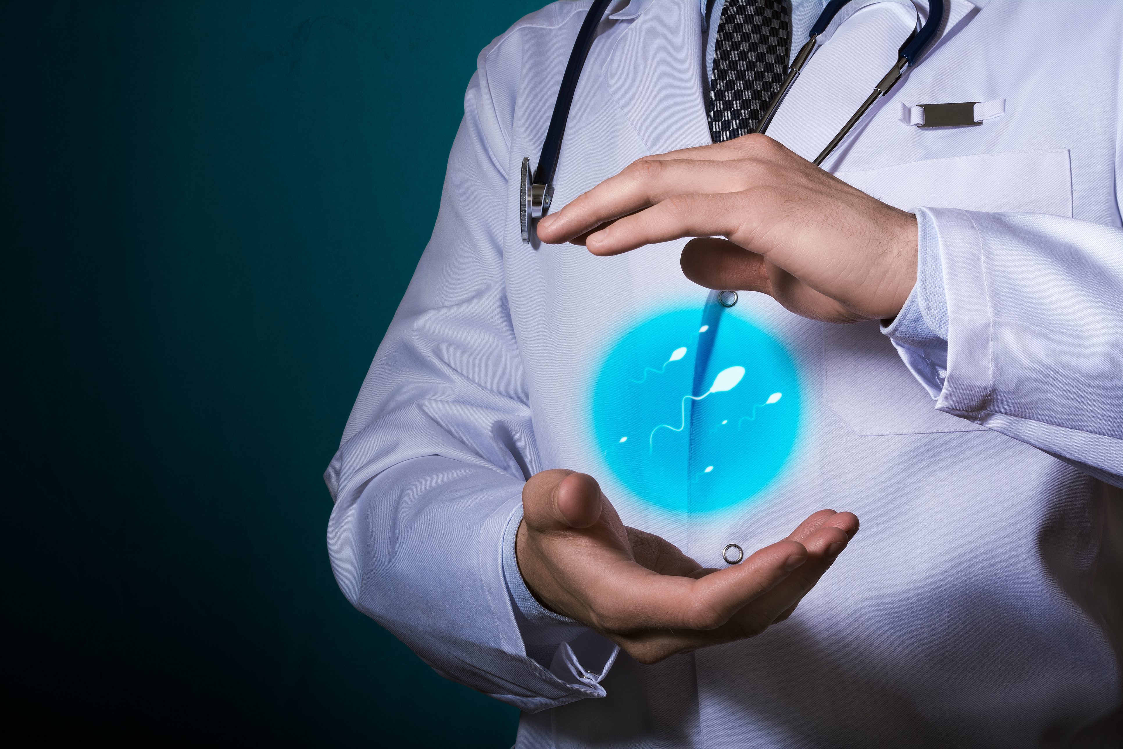 دراسة حديثة تنصح الذكور بتجميد الحيوانات المنوية حال أرادوا الإنجاب بعد سن 35 (iStock)