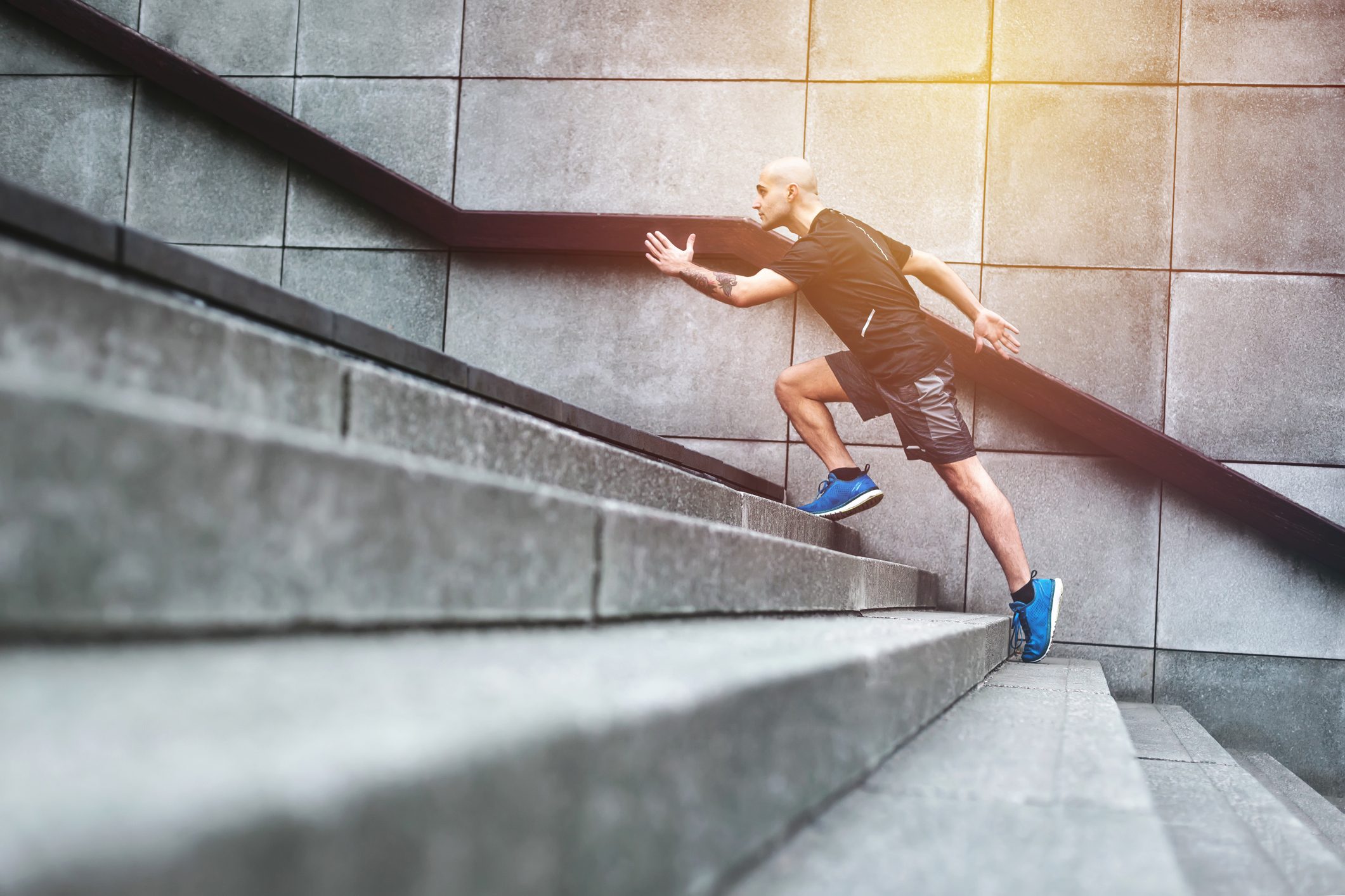 هل هناك حدٌّ لقوة تحمُّل الإنسان وحرق السعرات الحرارية؟ العلم يجيب: نعم