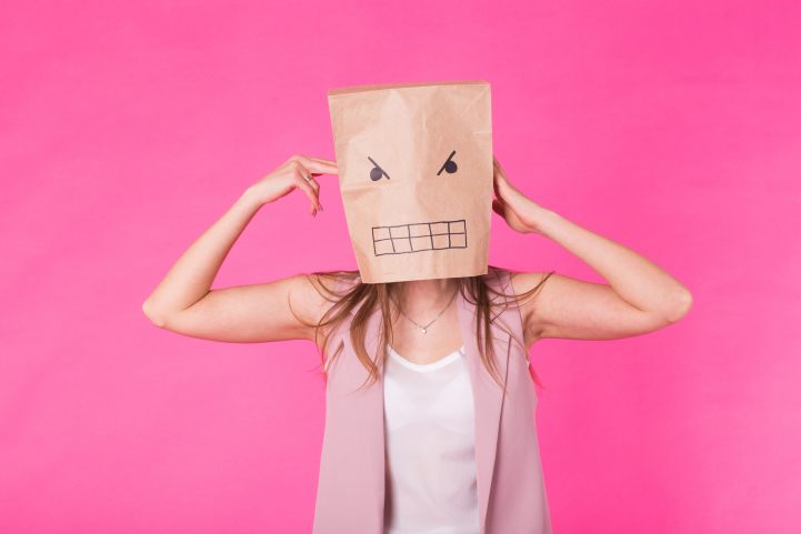 iStock\ تحكم بانفعالاتك