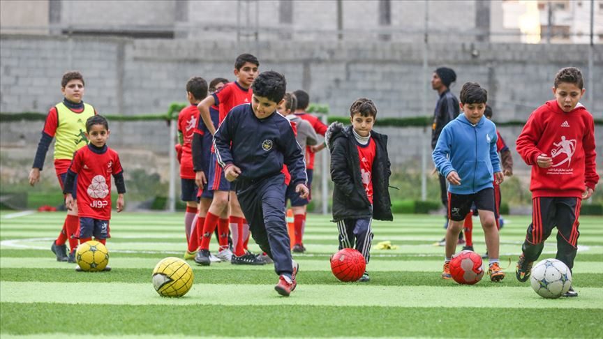 حدث يجري مرة في الحياة.. ريال مدريد يدرب 2500 طفل فلسطيني لتغيير مستقبلهم عبر كرة القدم