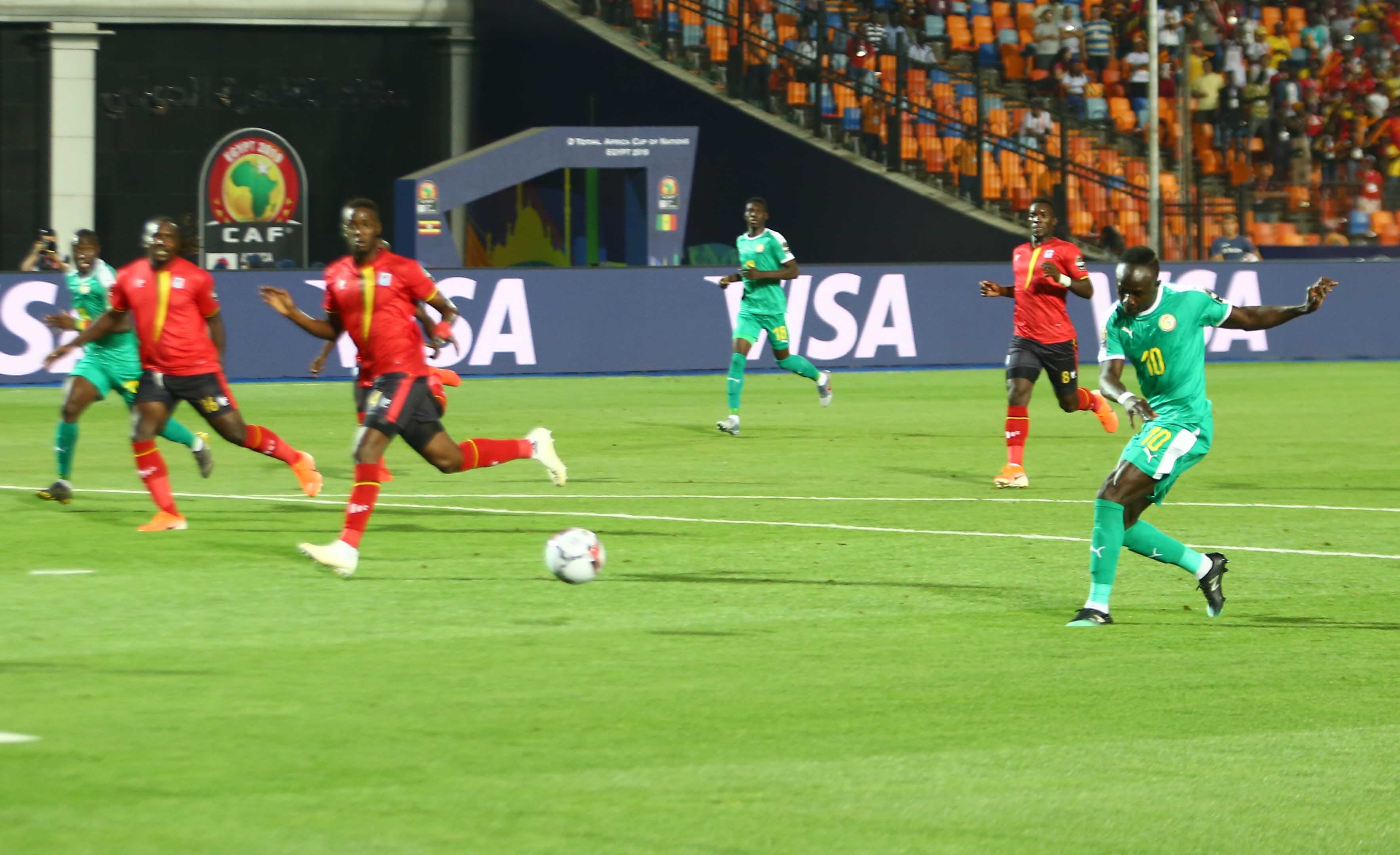 عقب مباراة السنغال وأوغندا.. خطأ غريب للإذاعة الداخلية باستاد القاهرة يربك الكاف