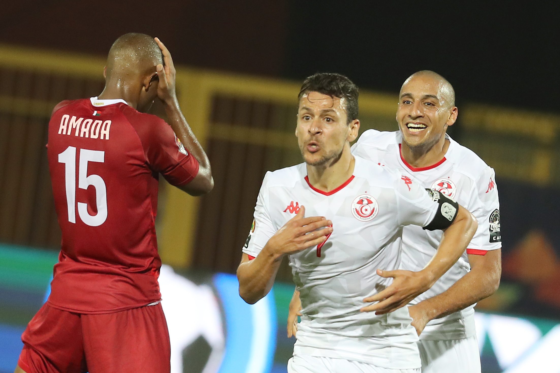 الانتقادات تحولت إلى فرحة عارمة.. تونس تنتفض بعد البداية المتواضعة في «الكان»