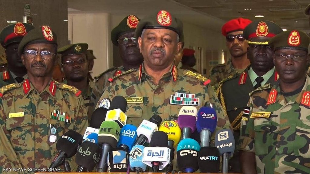 أخبار مفاجئة من السودان وحديث عن تدبير انقلاب.. اعتقال كبار ضباط الجيش بينهم قائد الأركان وشخصيات إسلامية بارزة