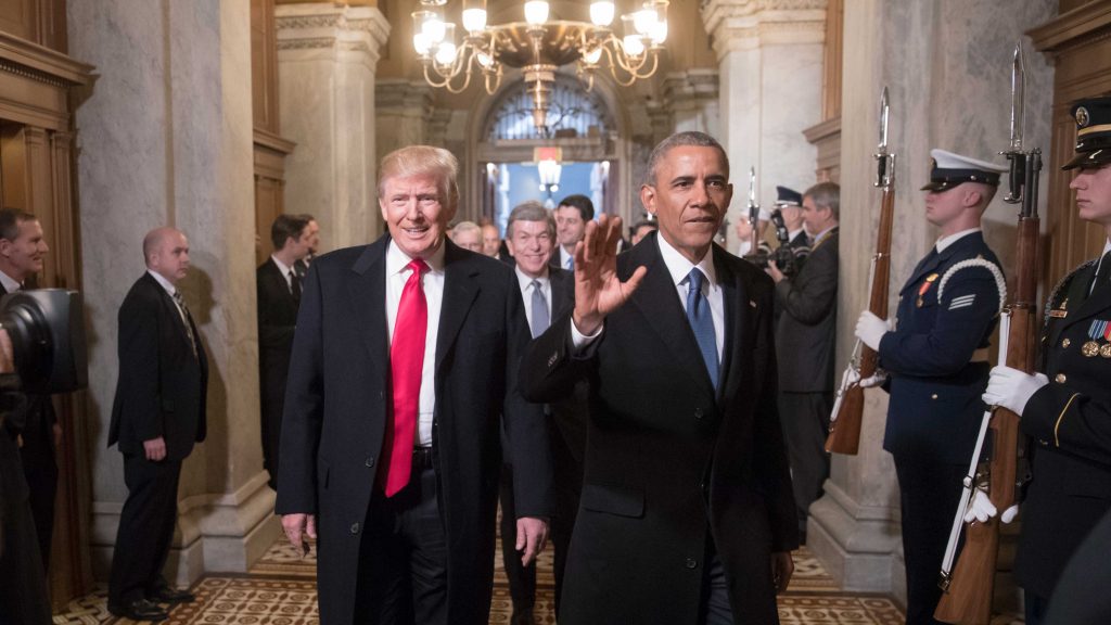 بعد اتهامه بالتربح من كونه رئيساً، ترامب يهاجم سلفه: انظروا إلى كتاب أوباما أو «صفقة نتفلكس السخيفة»