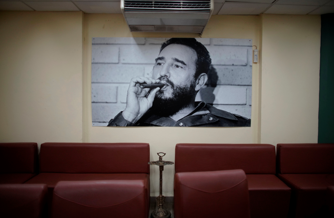 مناضل ويعشق الآيس كريم! حلم كاسترو يذوب في شوارع بلاده