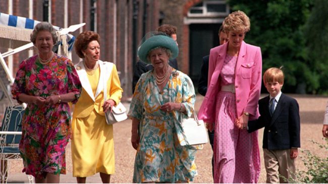 اتهامات جنسية وتنازل عن العرش وغراميات مرفوضة.. سلسلة فضائح العائلة الملكية، هاري وميغان آخرها