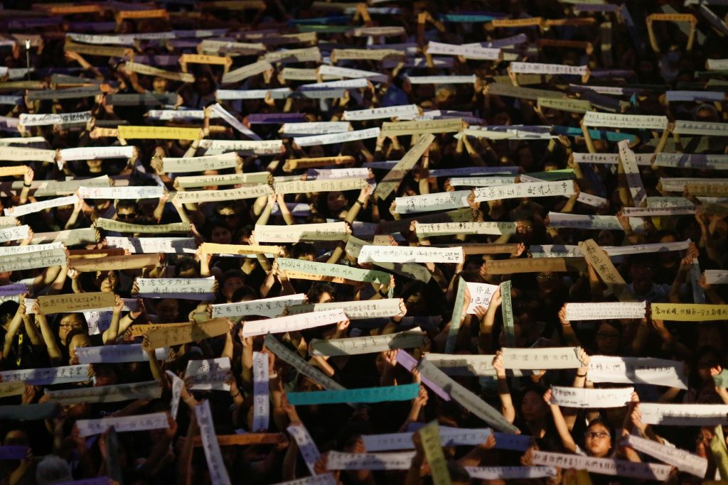 أمهات الصين مع التظاهرات