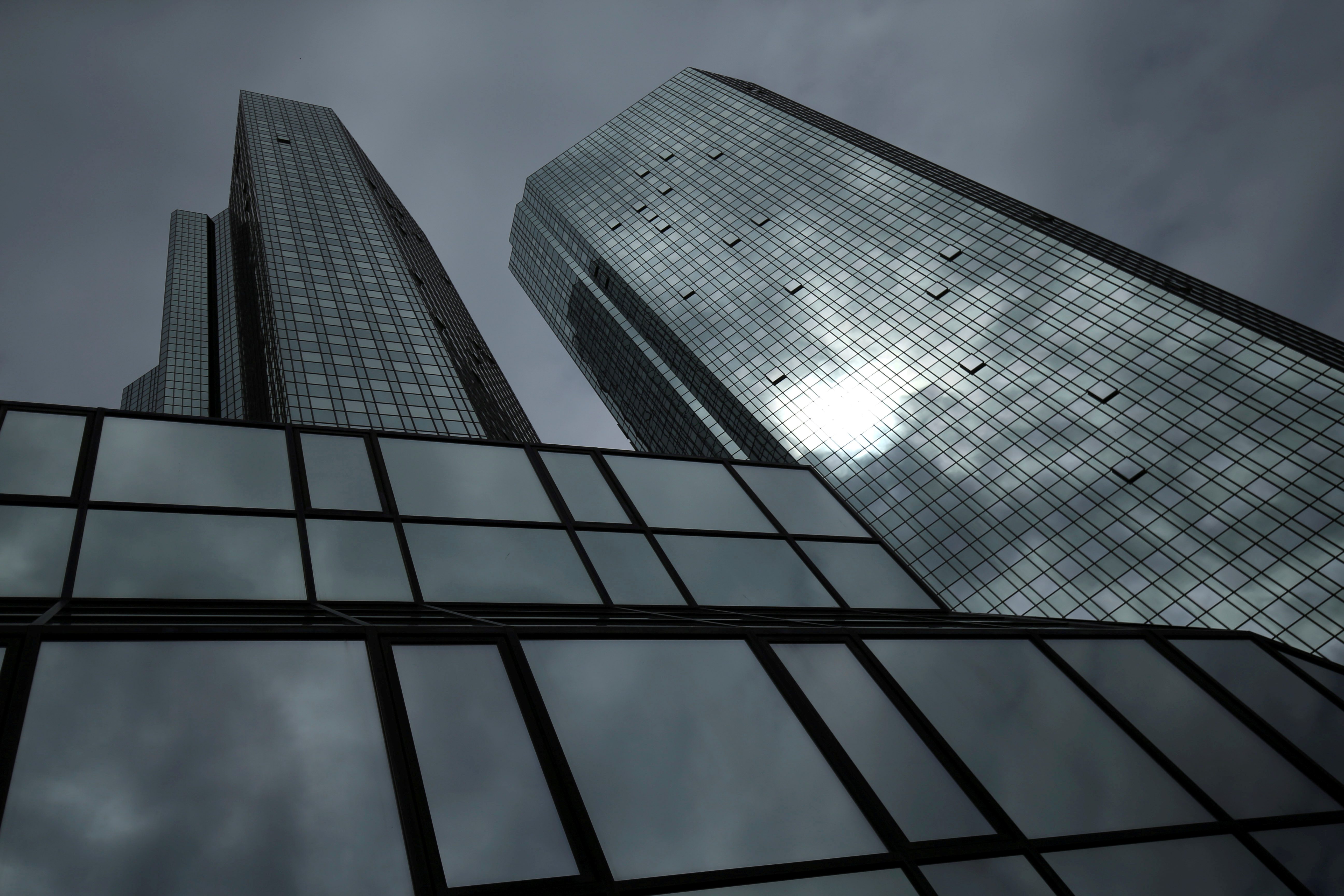 مقر دويتش بنك في فرانكفورت/ رويترز