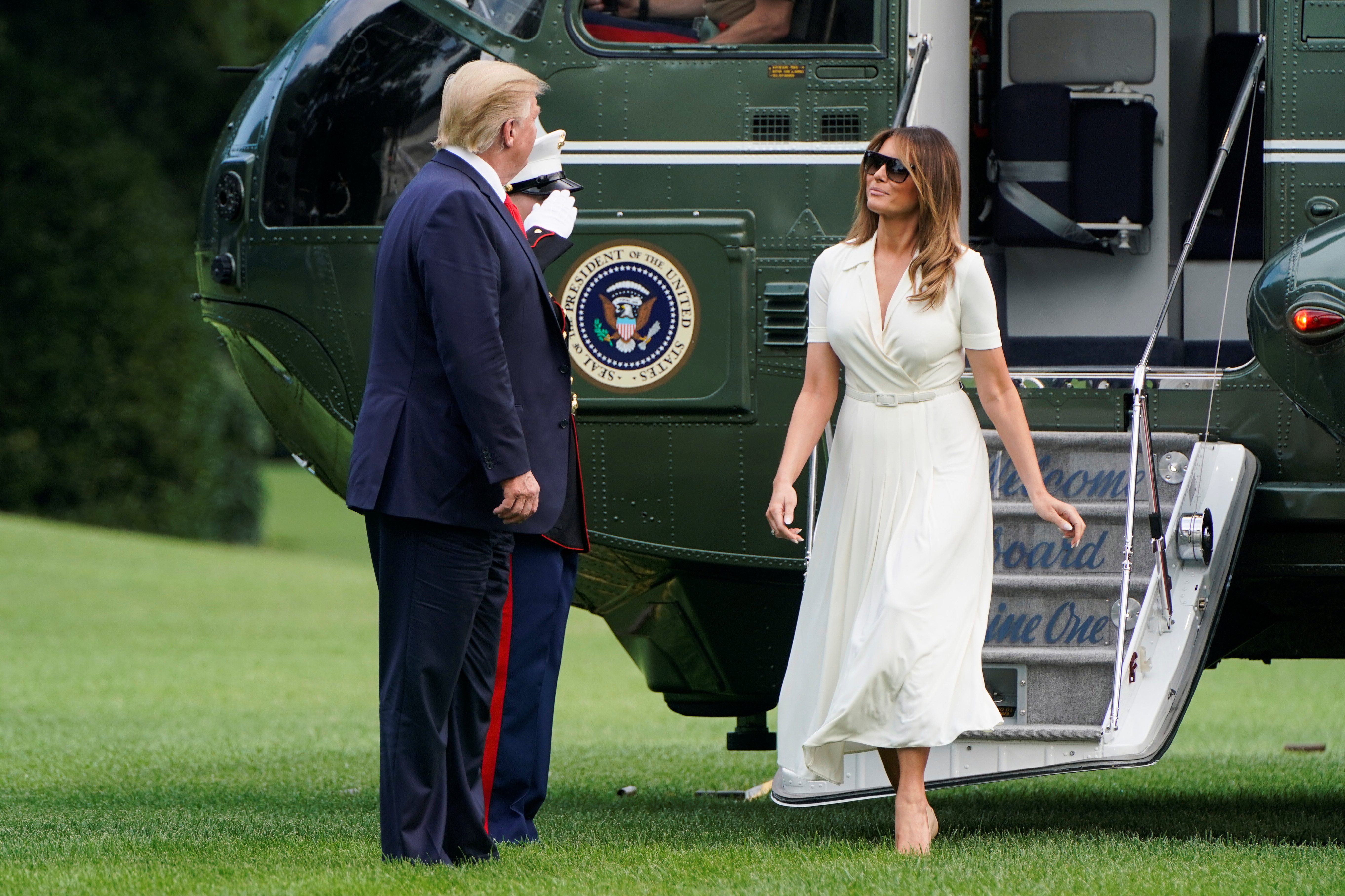 ميلانيا ترامب تلتزم الصمت إبان هجوم زوجها على نساءٍ من الكونغرس ملمحاً إلى أنَّهن لسن مواطنات أمريكيات