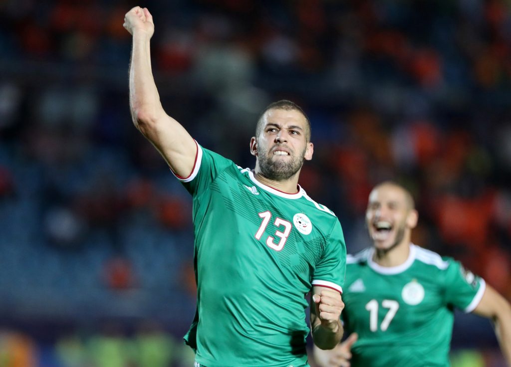 الجزائر تحقق التأهل إلى نصف نهائي أمم إفريقيا