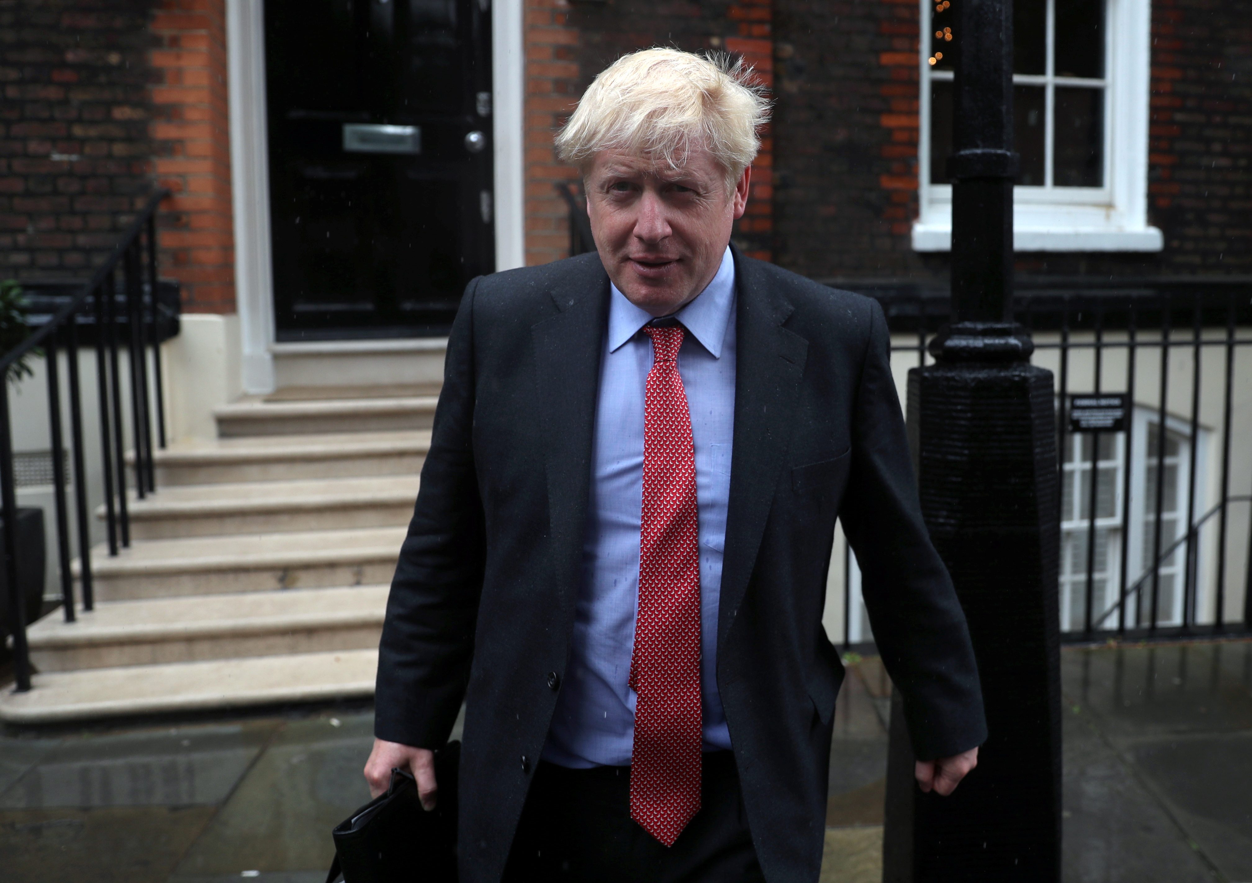 صديق أجهزة الأمن الروسية.. قطب سابق بصناعة السلاح في موسكو يمارس نفوذاً في سباق رئاسة وزراء بريطانيا