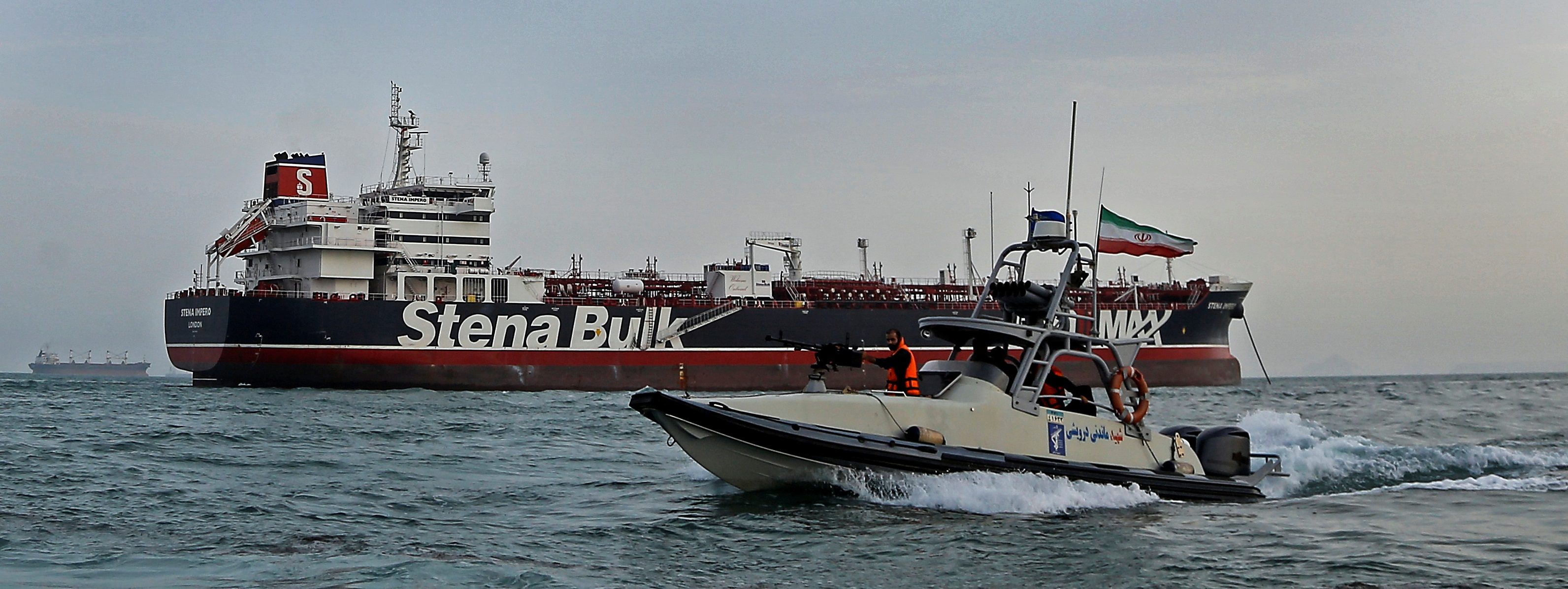 البحث عن طريق آمن.. كيف تأثرت صناعة الشحن البحري بالأزمة مع إيران؟