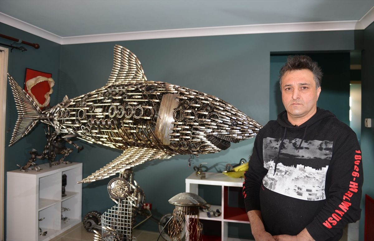 مصلح السيارات عدنان دوغان، بمدينة ملبورن الأسترالية