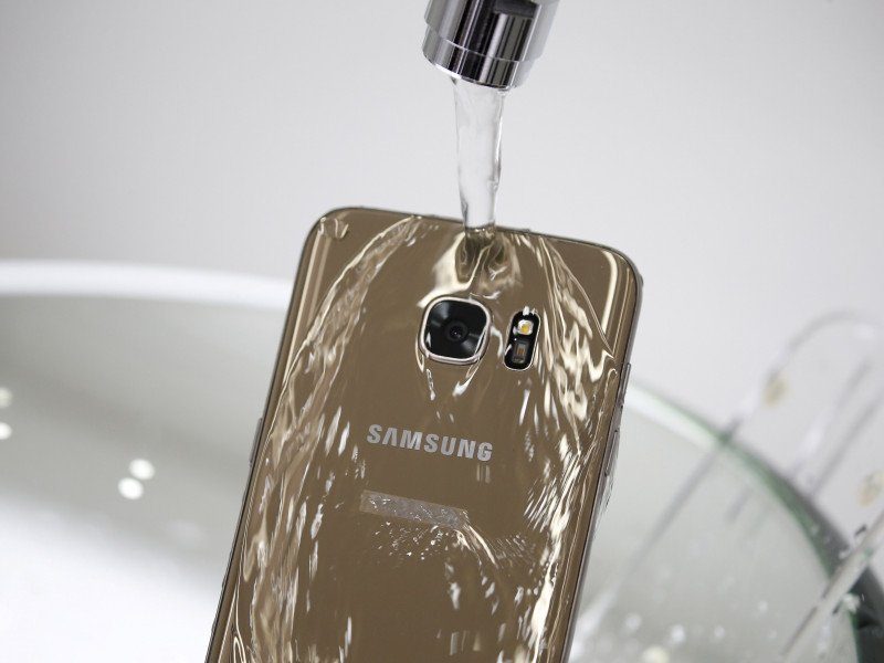 هواتف سامسونغ ضد الماء