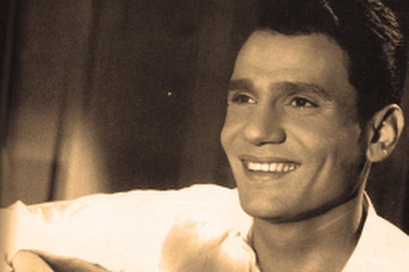 عبدالحليم غنَّاها لأنه شعر بالغيرة.. والأبنودي تبرَّأ منها بعد كتابتها.. قصة أغنية «وانا كل ما اقول التوبة»