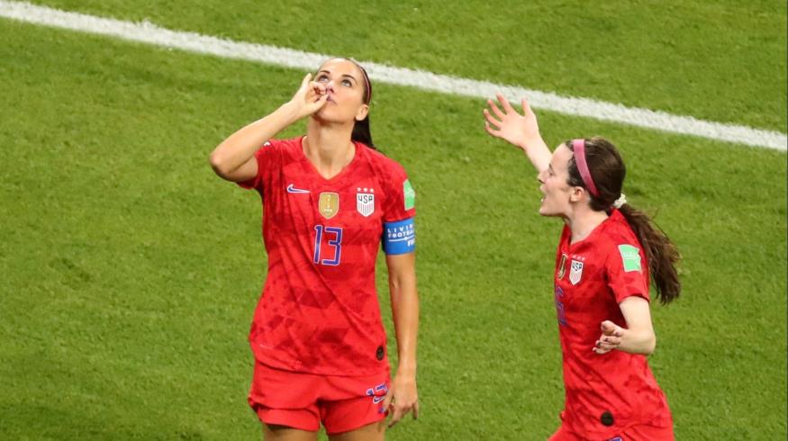 لاعبة أمريكية تعضب إنجلترا