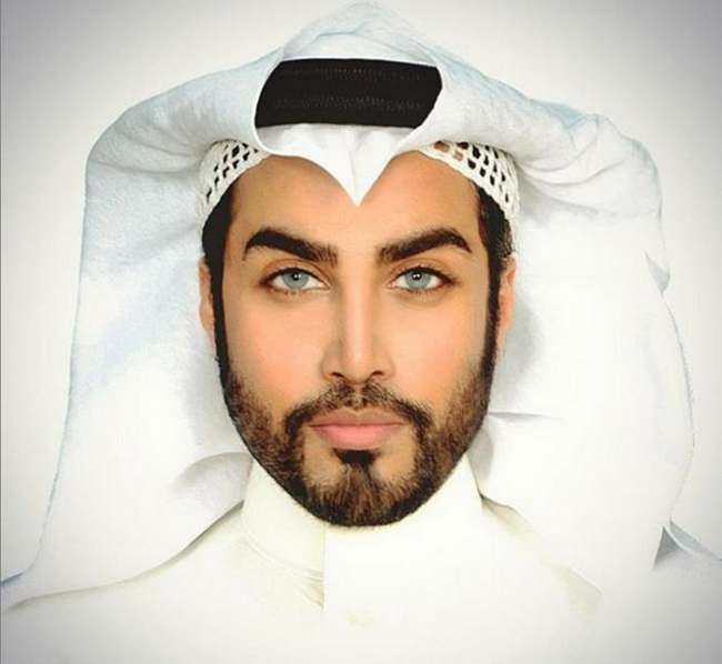 وفاة عارض الأزياء السعودي تومي عمران عن عمر 36 عاماً